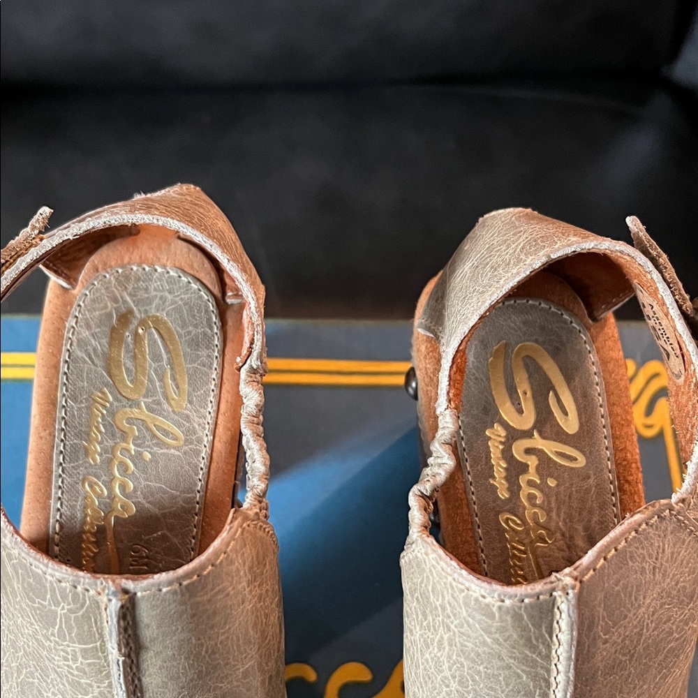 Sbicca Beige Leather Mules with Wooden Heel (Brand New) - Picture 4 of 9